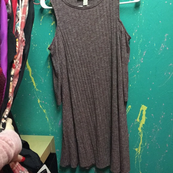 Dress - Picture 2 of 4